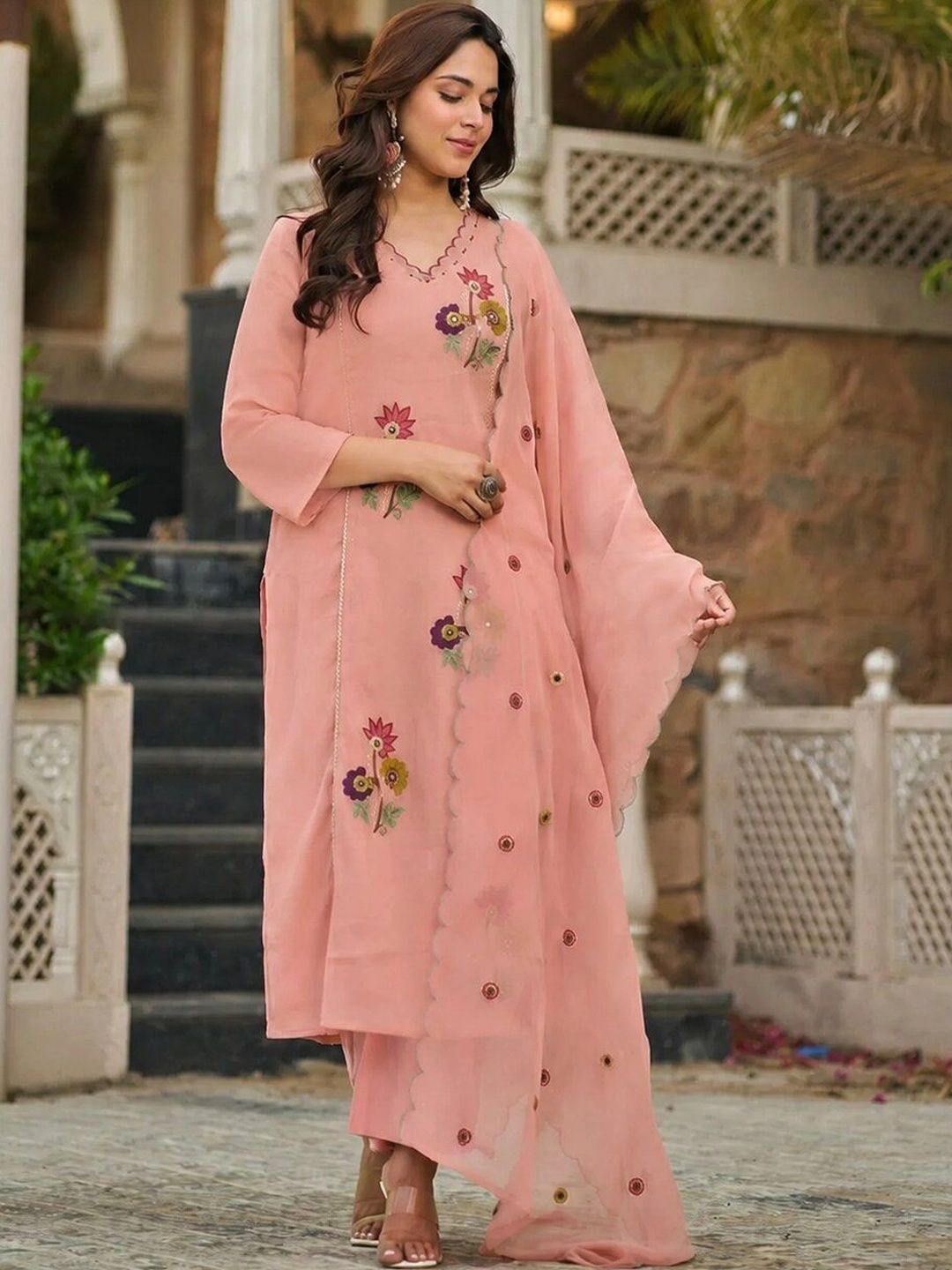 Women Floral Embroidered Regular Thread Work Raw Silk Kurta with Palazzos & With Dupatta