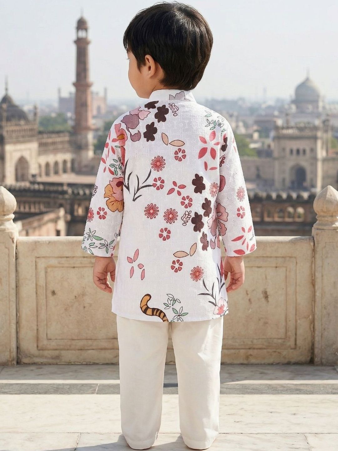 Boys Ethnic Motifs Embroidered Regular Chikankari Pure Cotton Kurta with Pyjamas
