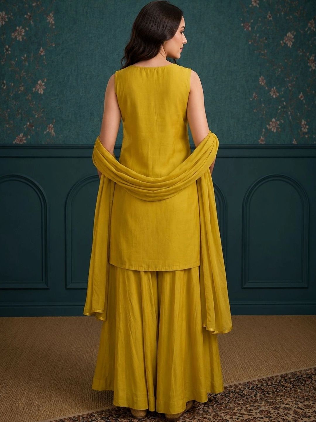 Women Floral Embroidered Regular Thread Work Kurta with Sharara & With Dupatta