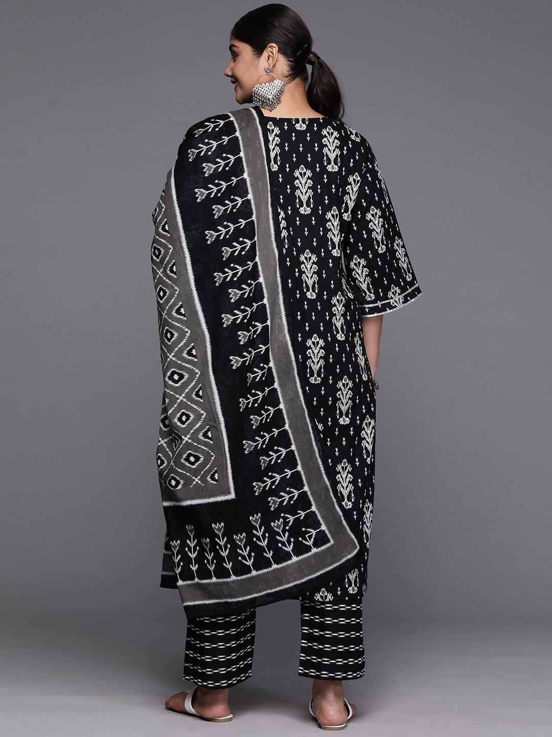Women Plus Size Mirror Work Kurta with Trousers & With Dupatta