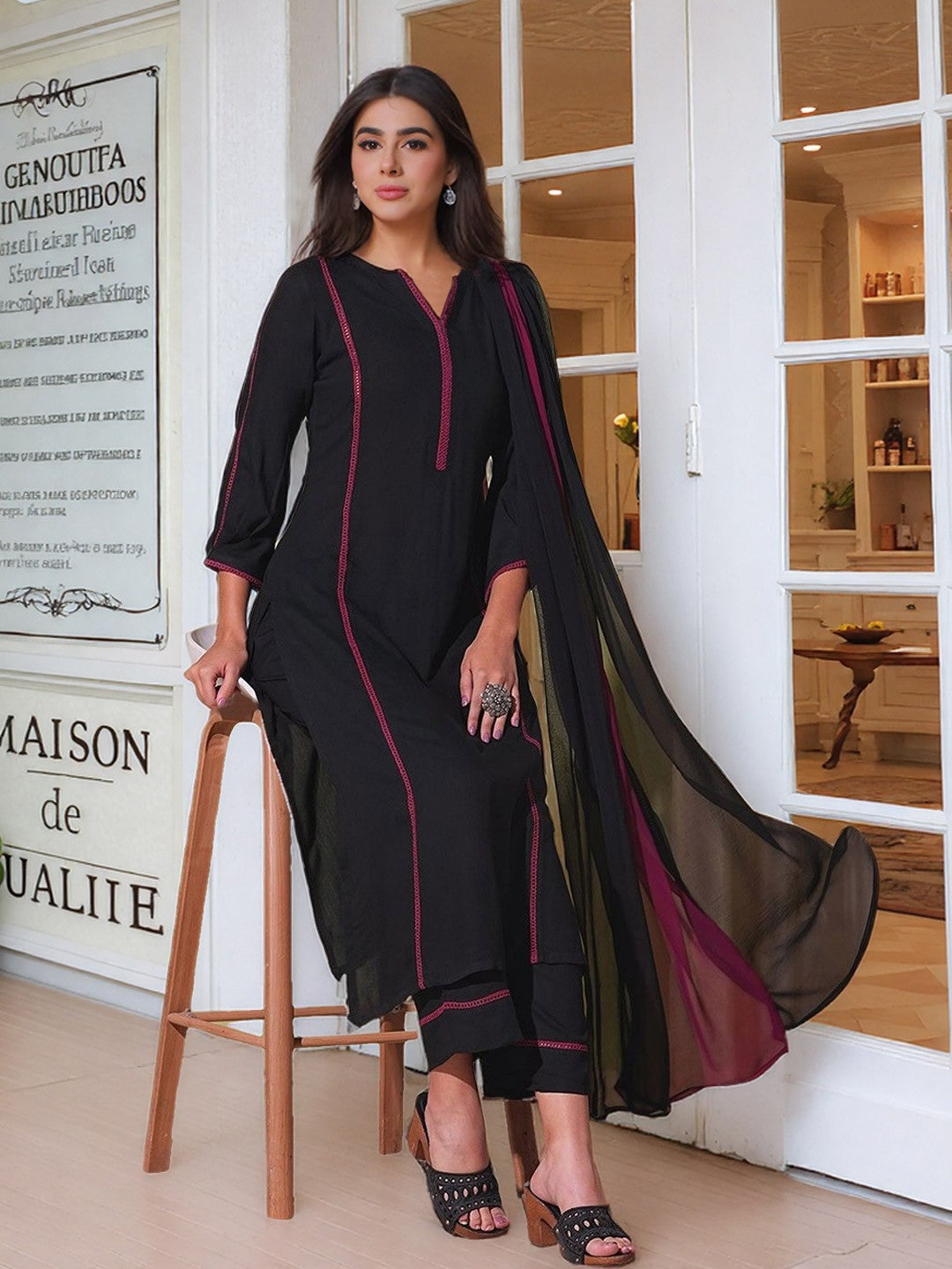 Women Solid Kurta with Palazzo & Dupatta