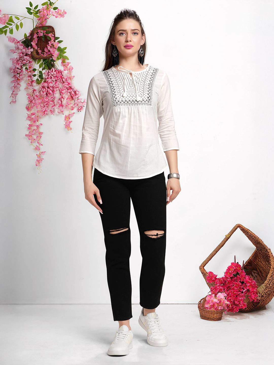Women Printed Tie-Up Neck Top