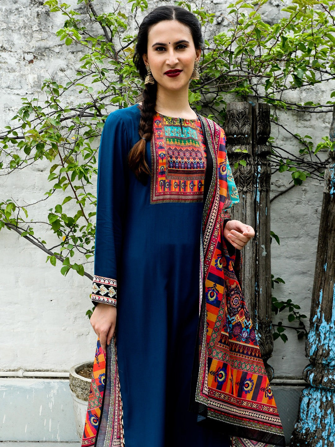 Ethnic Motifs Printed Straight Kurta with Trousers & Dupatta
