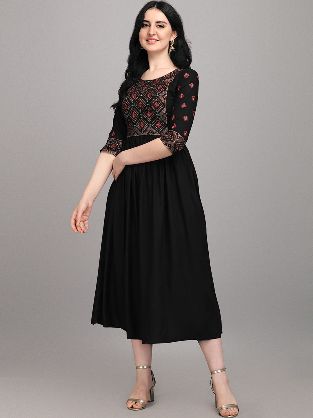 yoke design dress Pencil fitted dress with yoke design and extention detail. Some days ago someone asked for this tutorial Here it is. We have 2 basic elements in this design 1) the yoke on