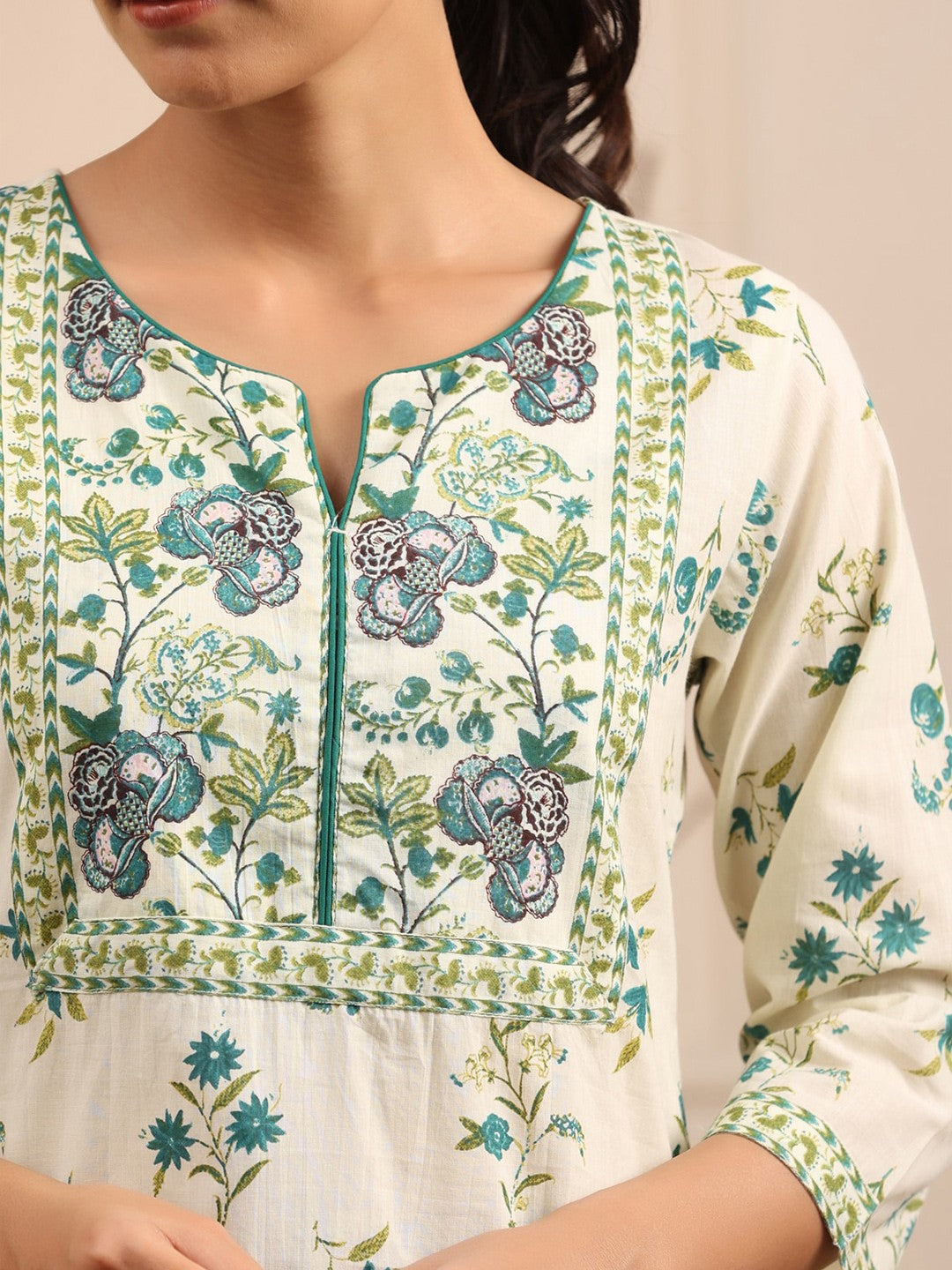 Cream-Coloured & Green Floral Printed Pure Cotton Kurti