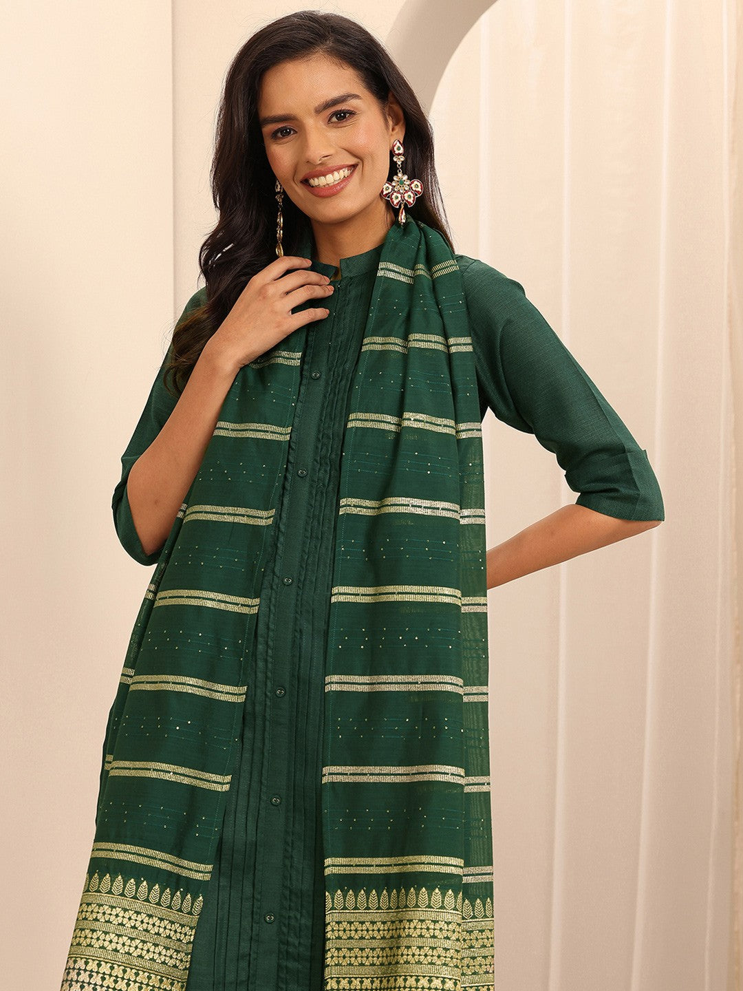 Mandarin Collar Pleated Straight Kurta With Trousers & Dupatta