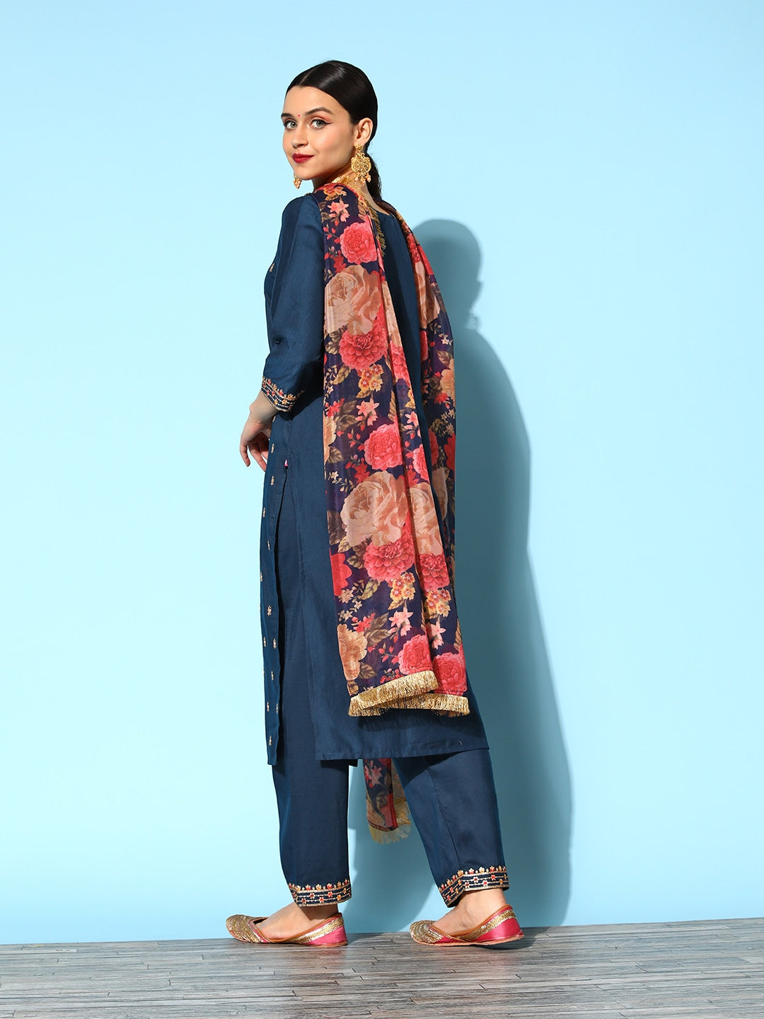 Women Solid Silk Blend Hyper Texture Kurta Set