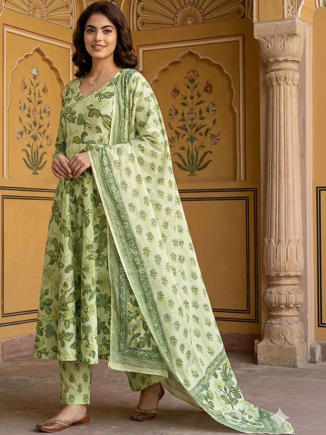 Women Floral Printed Regular Pure Cotton Kurta with Trousers & With Dupatta