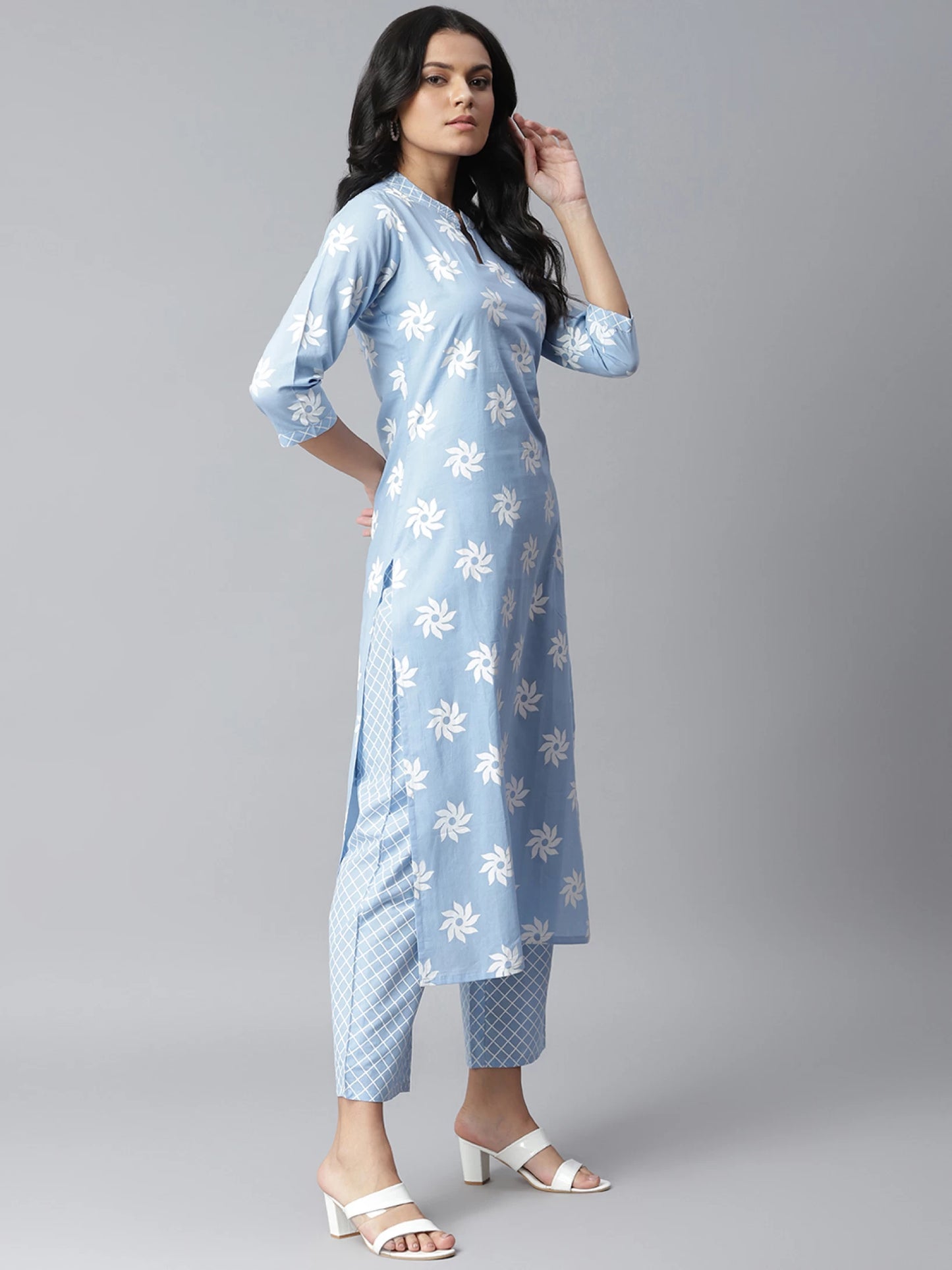 Women Cotton Blend Kurta Pant Set