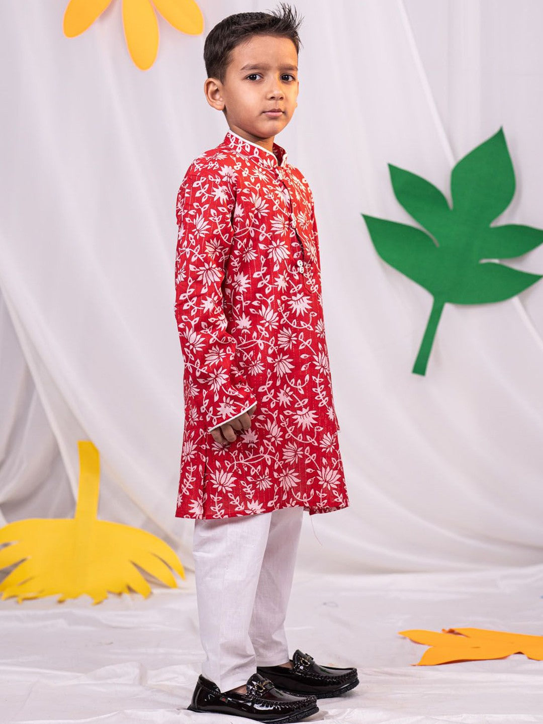 Boys Floral Printed Mandarin Collar Pure Cotton Straight Kurta With Pyjamas