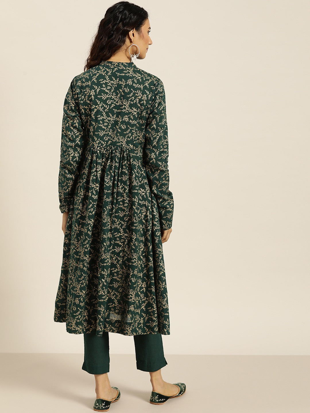 Women Green & Golden Ethnic Motifs Printed Pure Cotton Kurta with Trousers