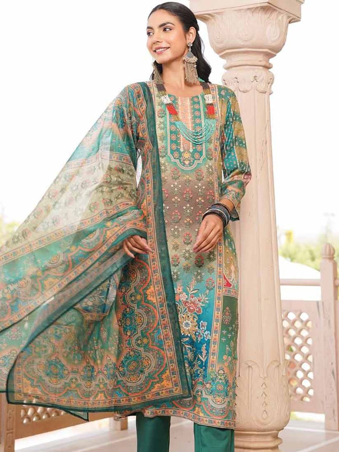 Women Floral Printed Kurta with Trousers & Dupatta