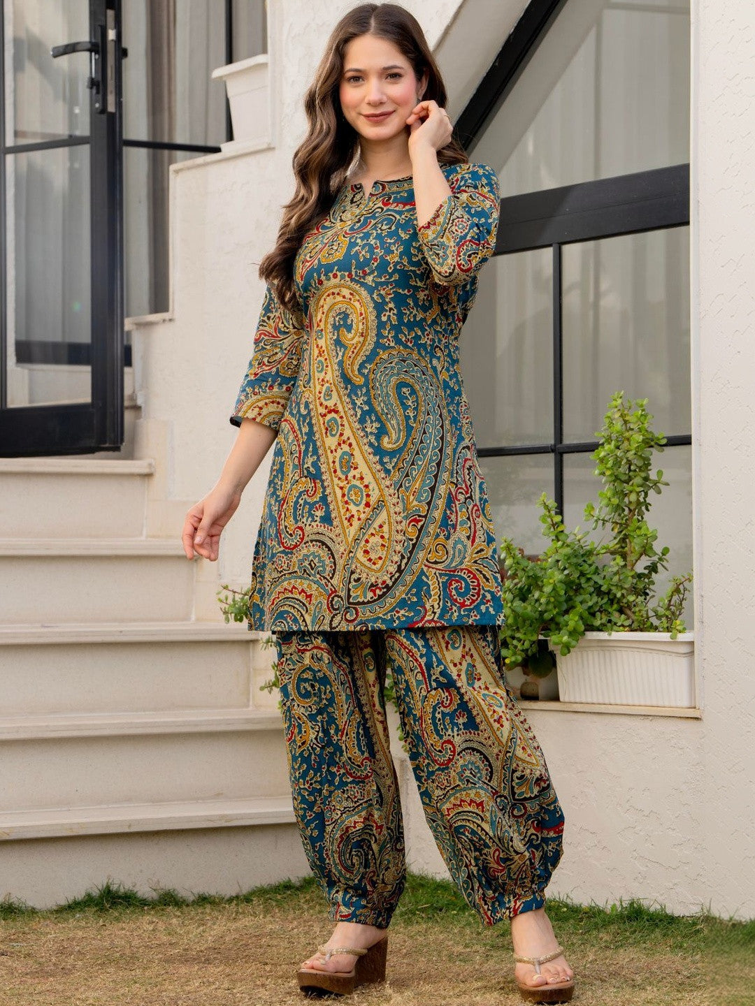 Women Paisley Printed Regular Pure Cotton Kurti with Harem Pants