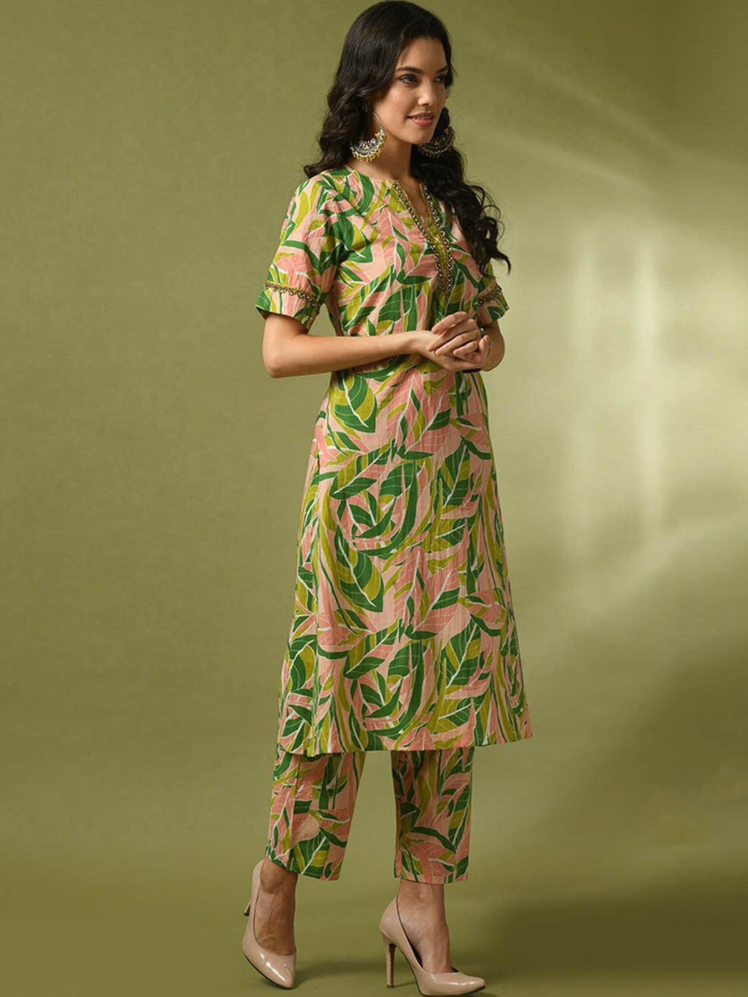Floral Printed Beads & Stone Pure Cotton Straight Kurta & Trousers