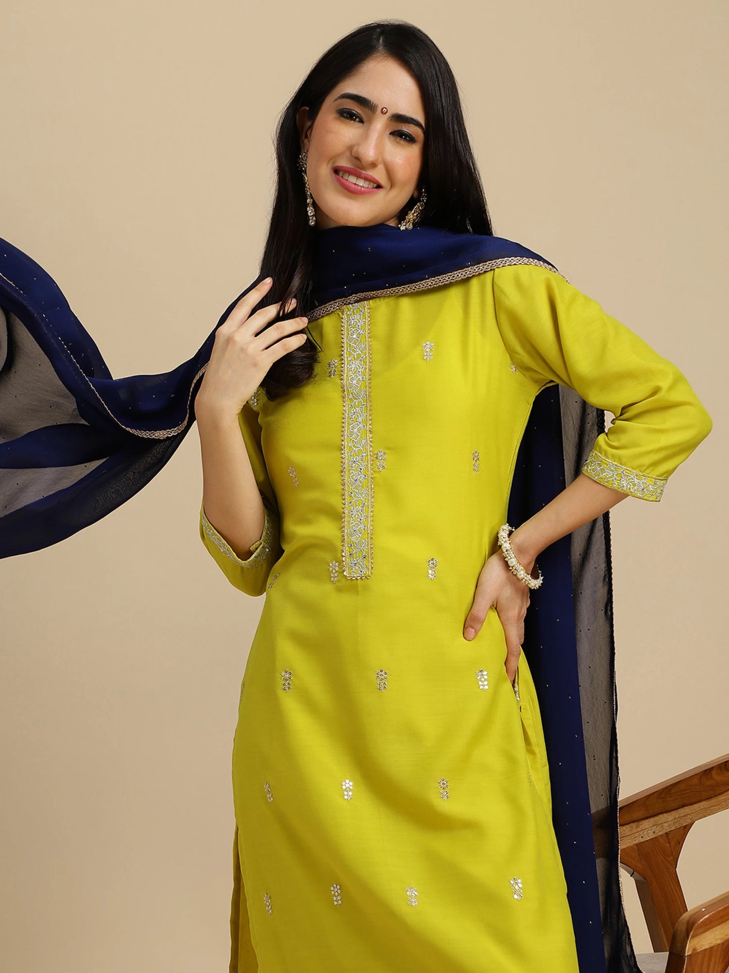 Women Silk Blend Kurta Pant Dupatta Set