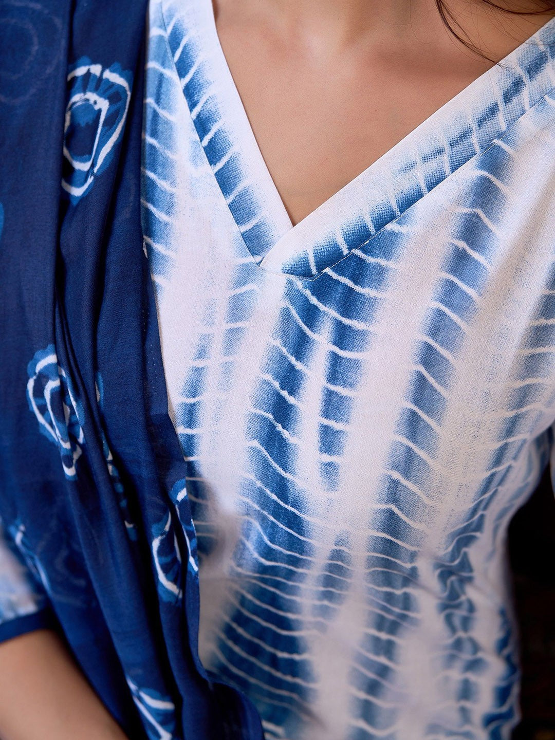 Women Ethnic Motifs Printed Regular Kurta with Trousers & With Dupatta