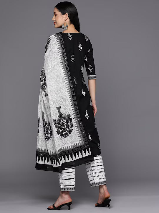 Women Black Floral Printed Gotta Patti Pure Cotton Kurta with Trousers & With Dupatta