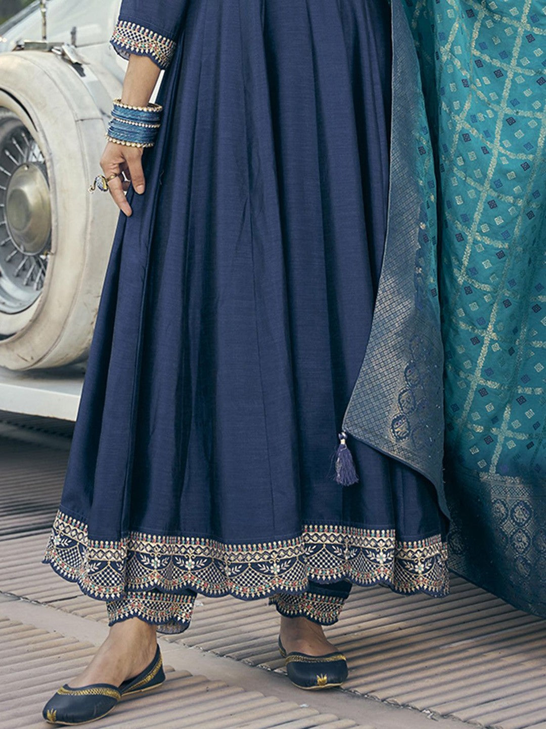 Women Floral Embroidered Pleated Sequinned Kurta with Trousers & With Dupatta