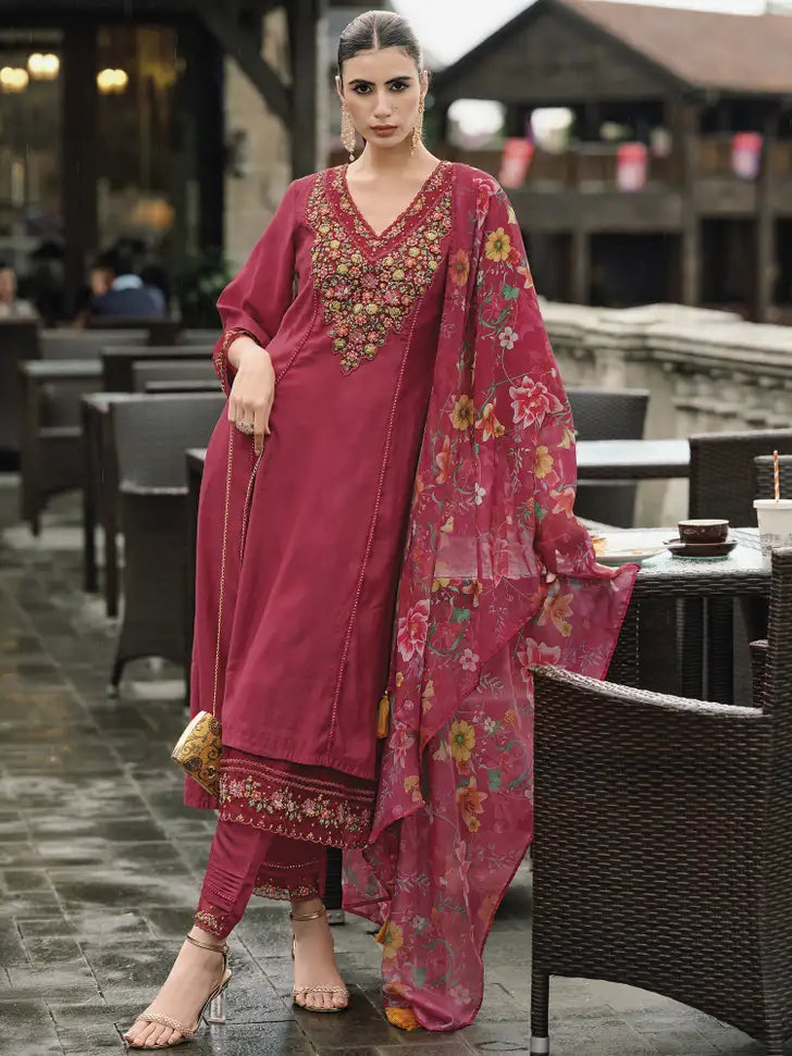 Women Kurta Pant Dupatta Set