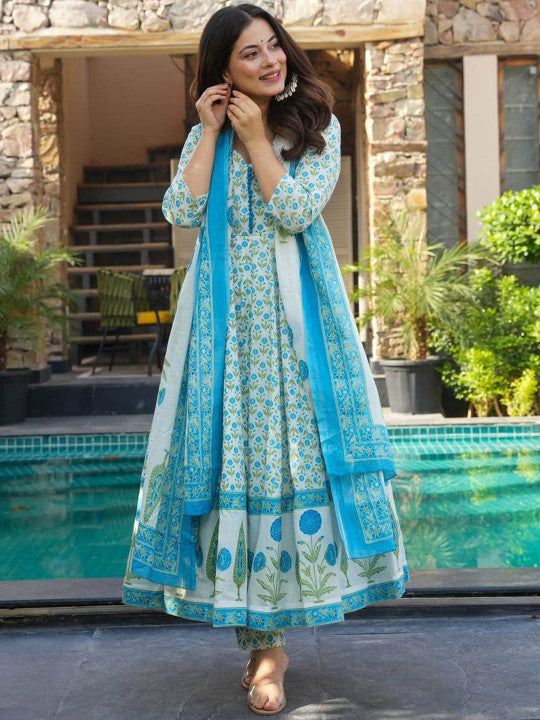 Women Floral Printed Kurta with Trousers & Dupatta