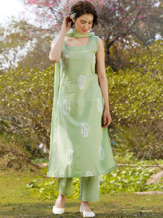 Women Printed Regular Pure Cotton Kurta with Trousers & With Dupatta