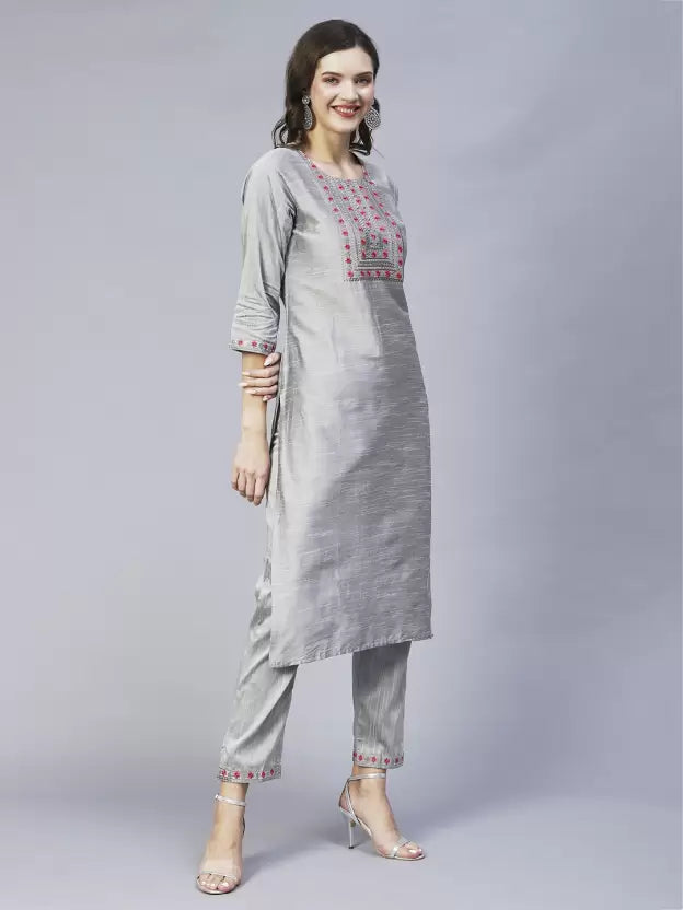 Women Silk Blend Kurta Pant Set