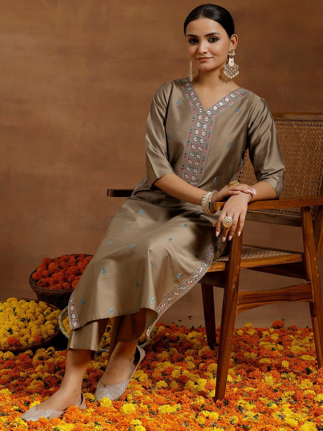 Ethnic Motifs Embroidered straight Sequinned Kurta with Trousers