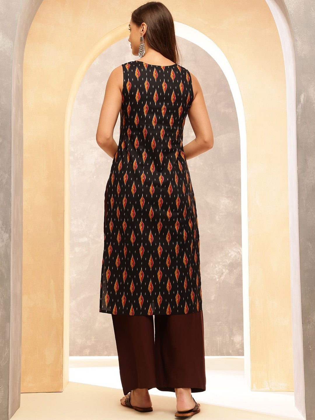 Ethnic Motifs Printed V-Neck Sleeveless Viscose Rayon Kurta (Kurta Top only)