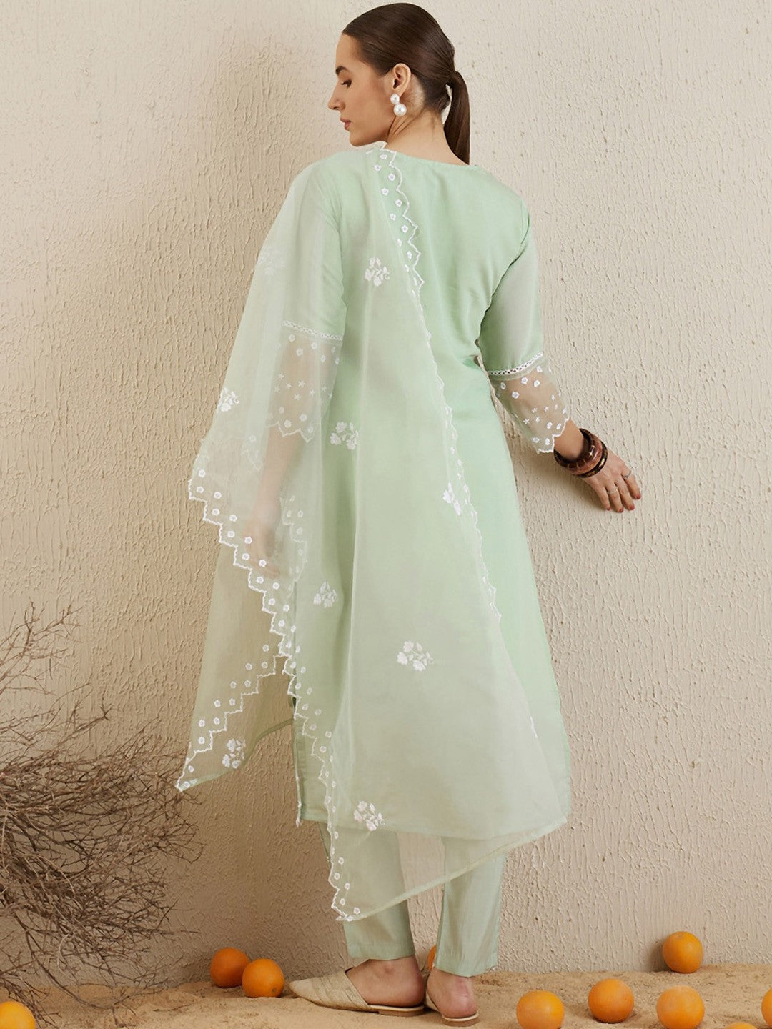 Floral Embroidered Regular Thread Work Kurta with Trousers & Dupatta