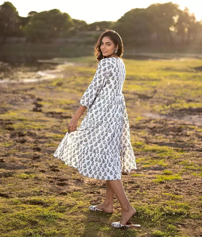 Women Cotton Blend Kurta Dress