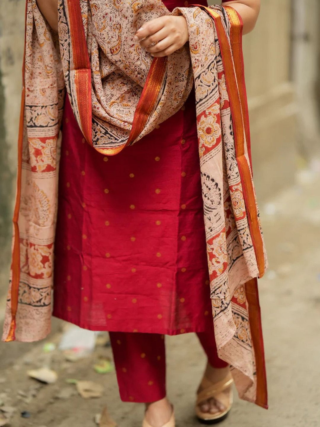 Women Ethnic Motifs Printed Regular Kurta with Trousers & With Dupatta