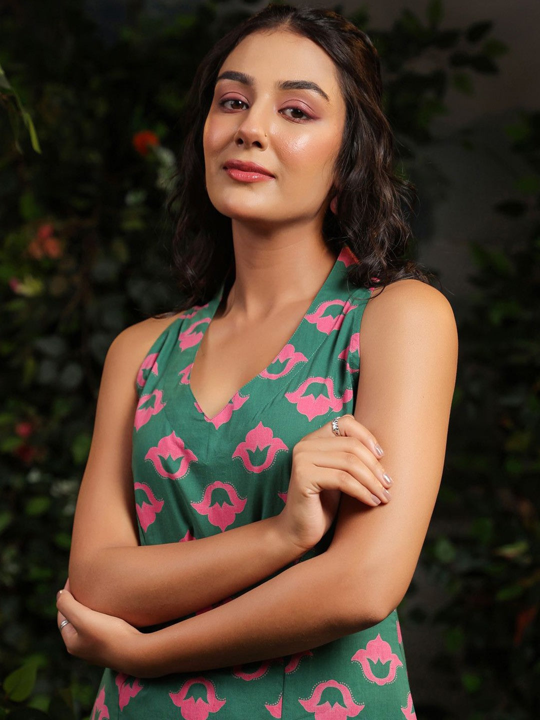 Floral Printed V-Neck Straight Pure Cotton Kurta With Trousers