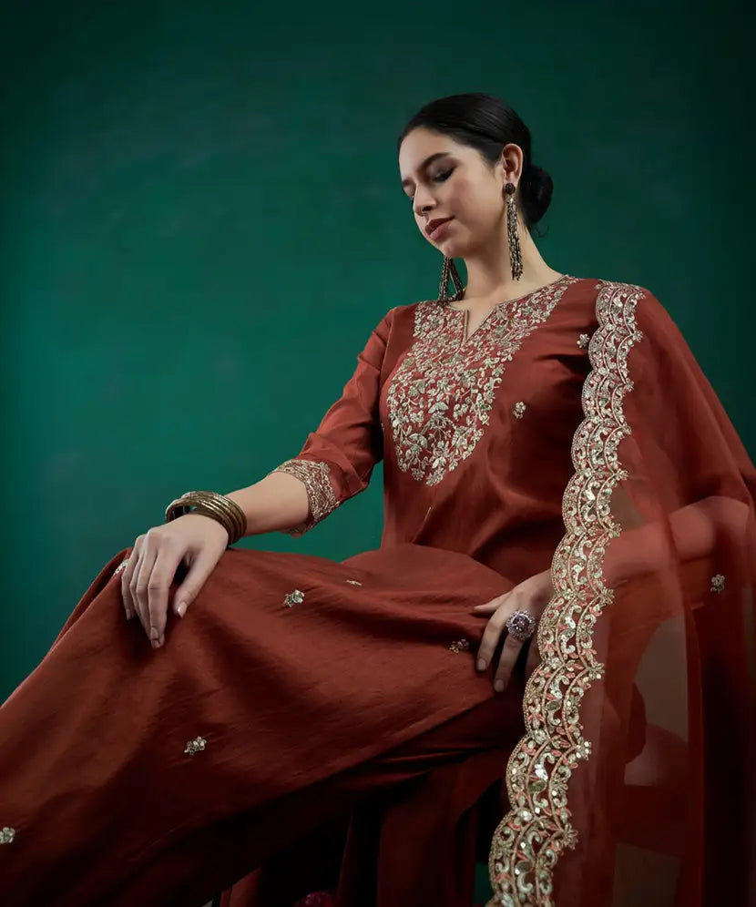 Women Kurta Pant Dupatta Set