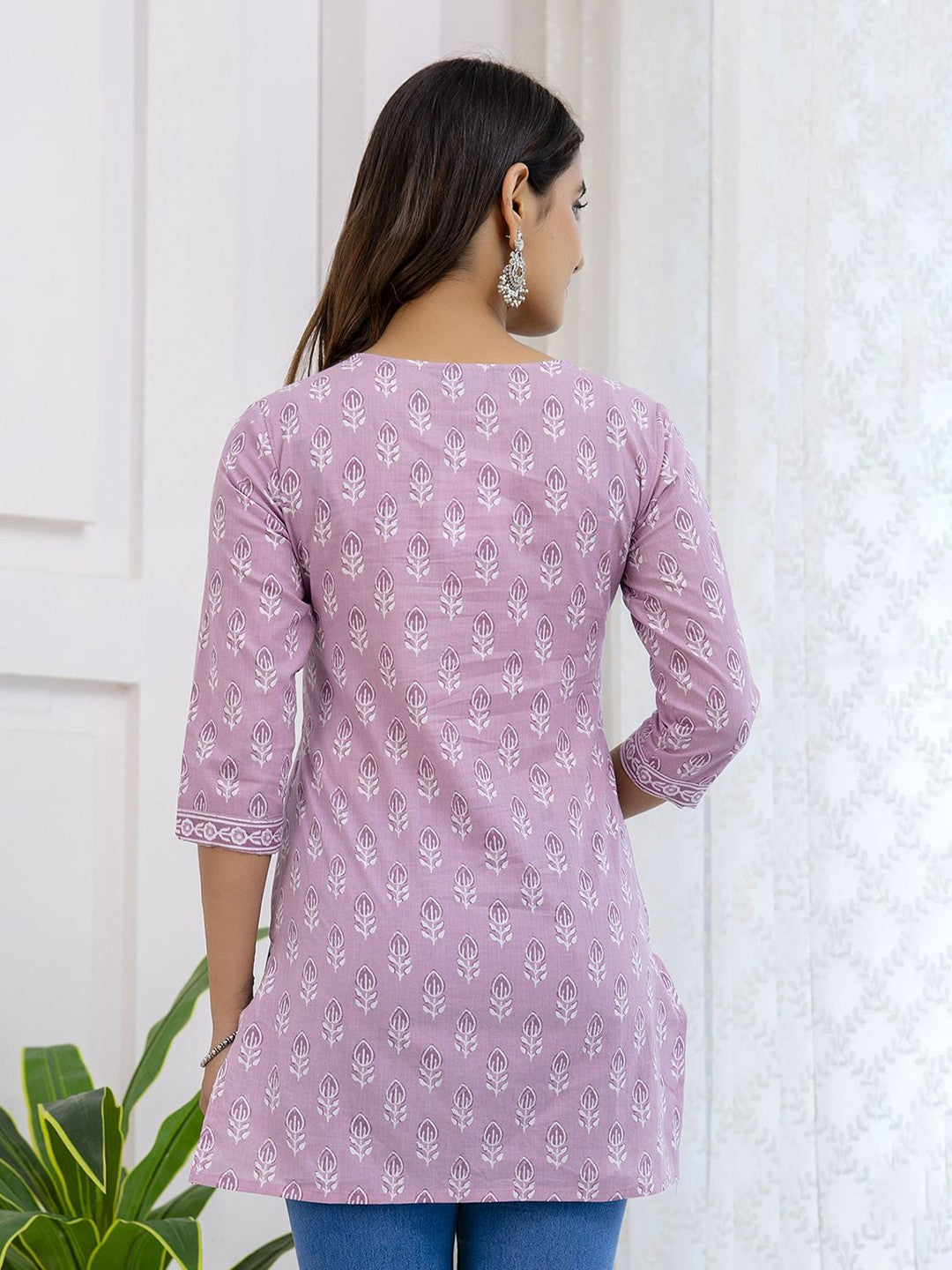 Women Floral Printed Pure Cotton Straight Kurti