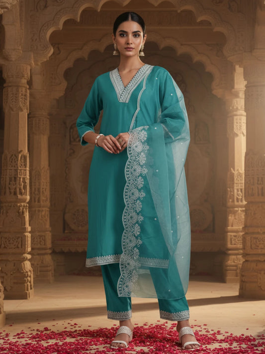 Women Silk Blend Kurta Pant Dupatta Set