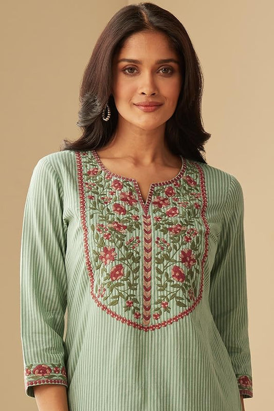 Women Cotton Blend Kurta Pant With Dupatta