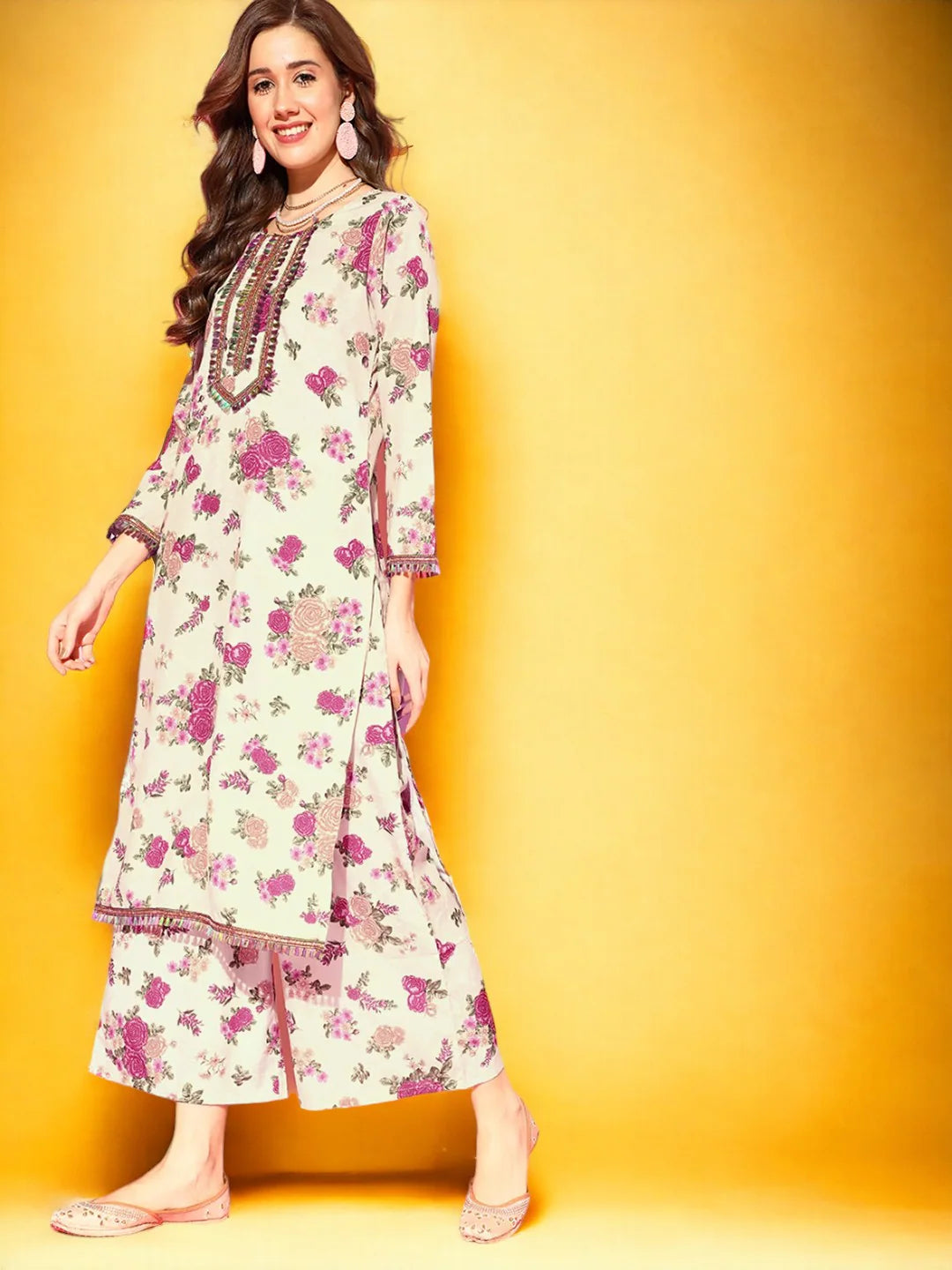 Women Beige Floral Printed Kurta Set