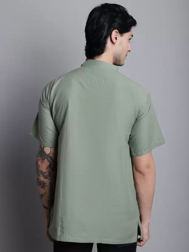 Men Solid Cotton Blend Straight Kurta