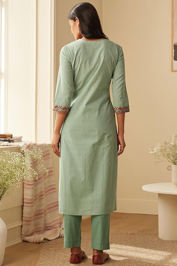 Women Cotton Blend Kurta Pant With Dupatta