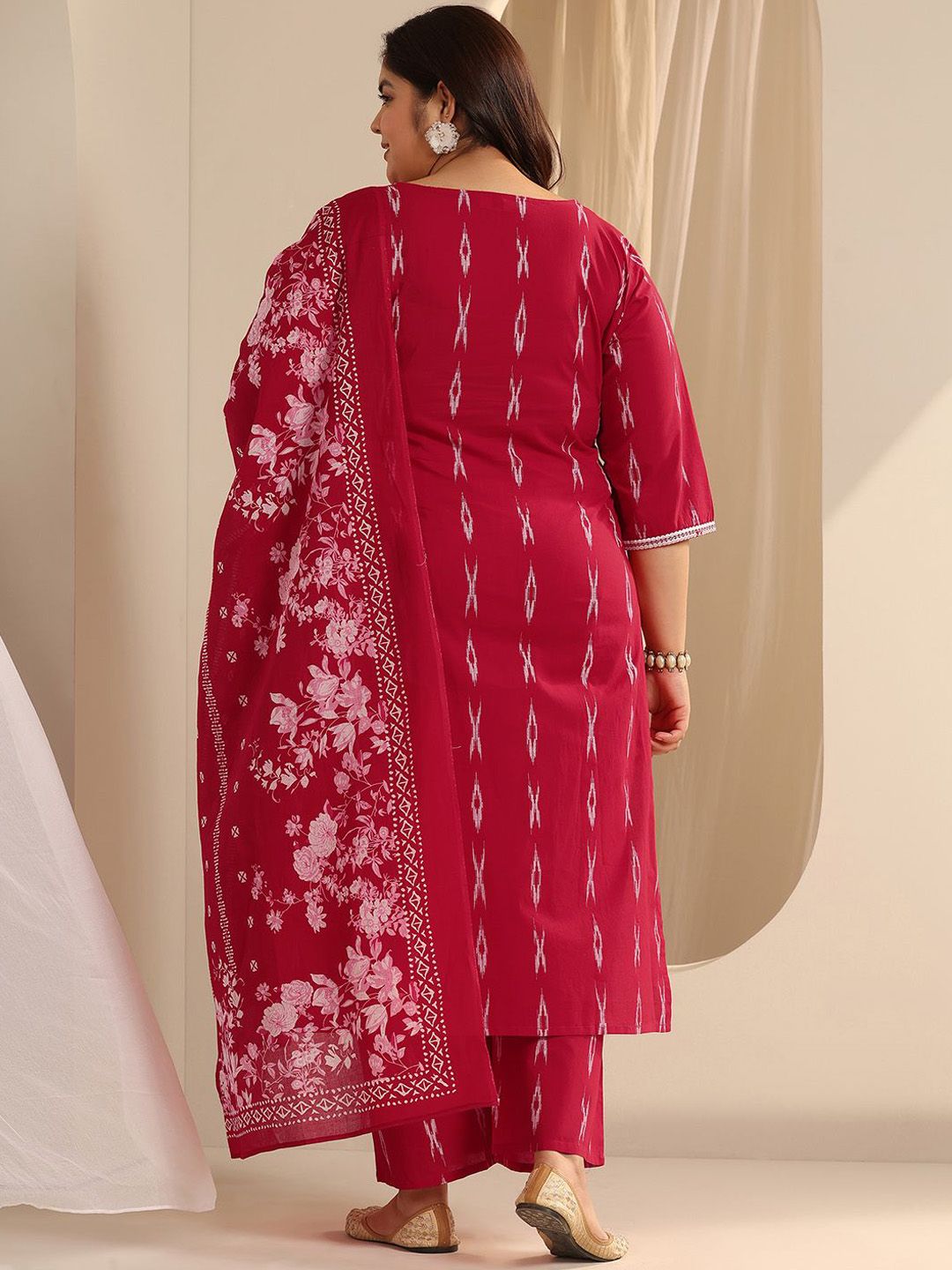 Plus Size Abstract Printed Straight Kurta With Trousers & Dupatta