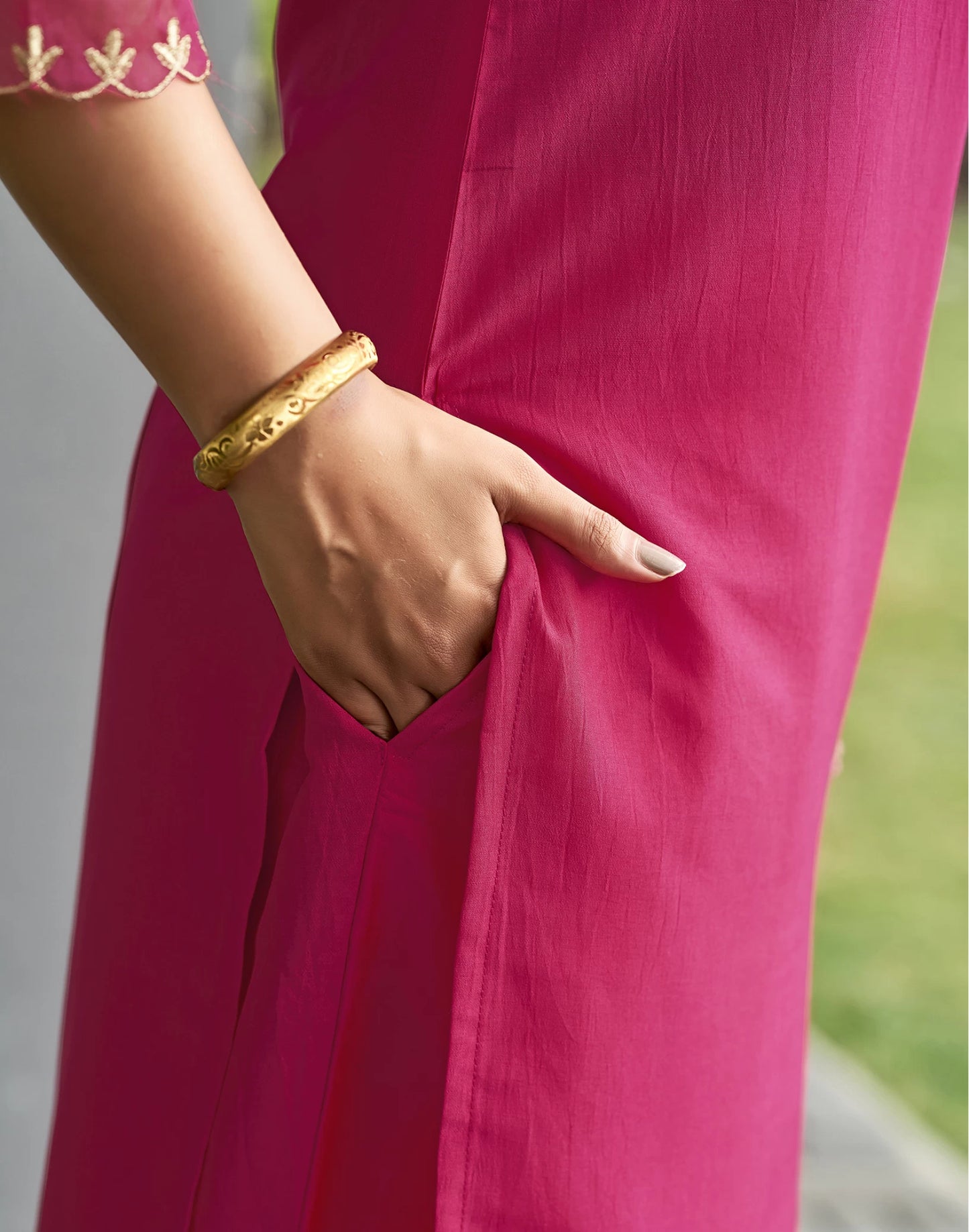 Women Cotton Blend Kurta Pant Dupatta Set