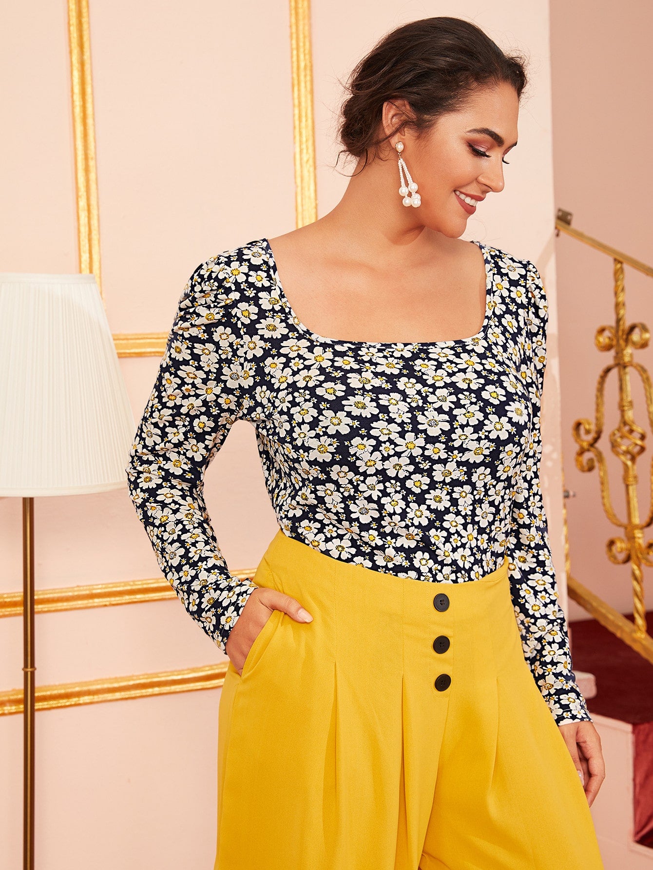 Plus Daisy Floral Square Neck Slim Tee