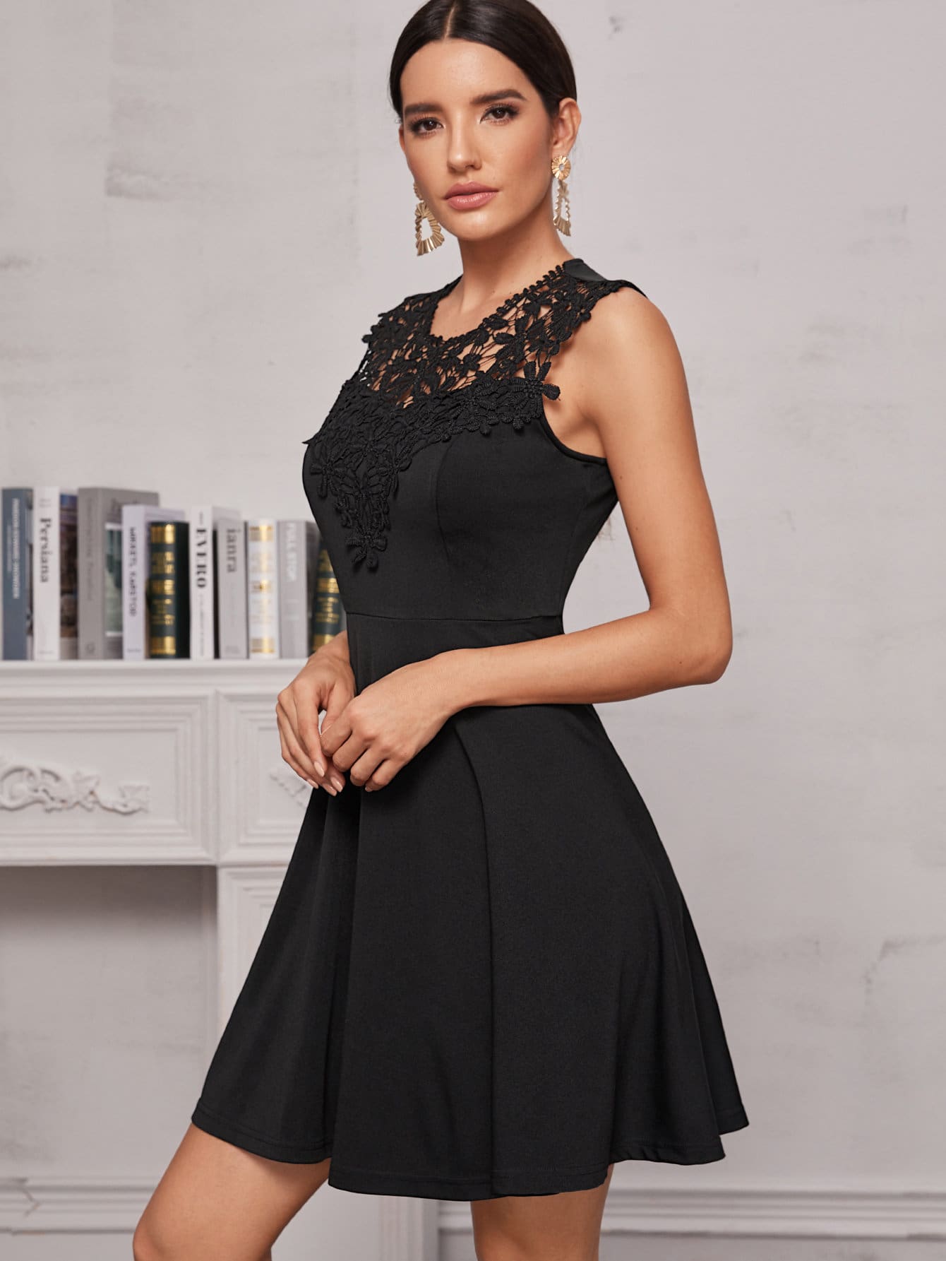 Guipure Lace Panel Sleeveless Dress