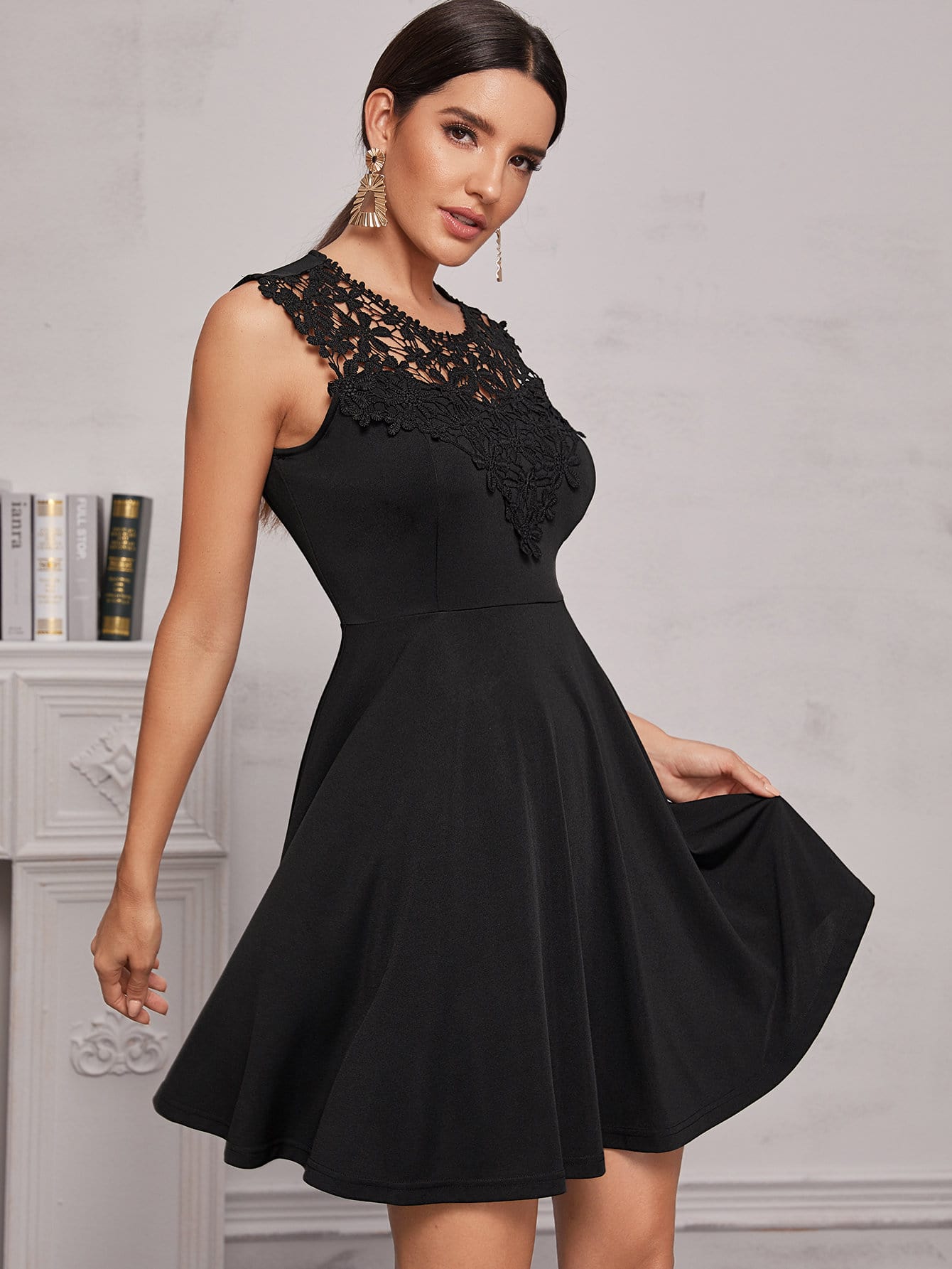 Guipure Lace Panel Sleeveless Dress