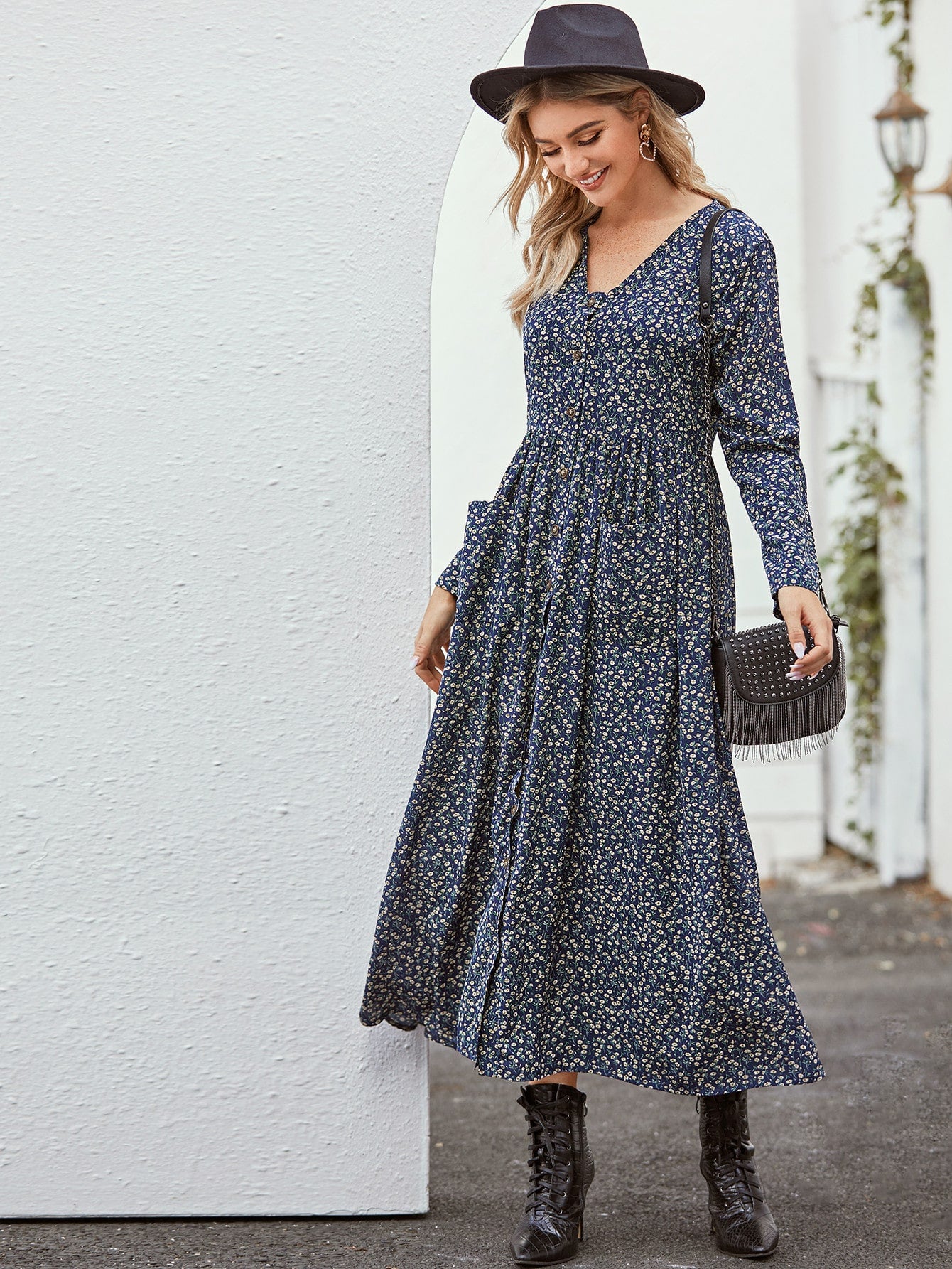 Ditsy Floral Print Dual Pocket Dress