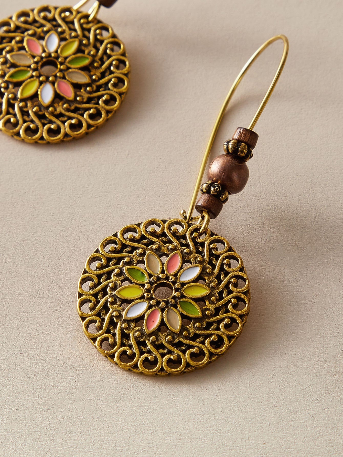 1pair Vintage Hollow Out Round Drop Earrings