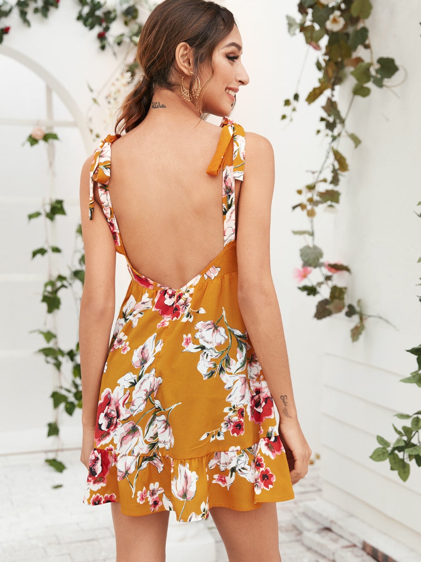 Ruffle Hem Plunging Neck Backless Floral Dress