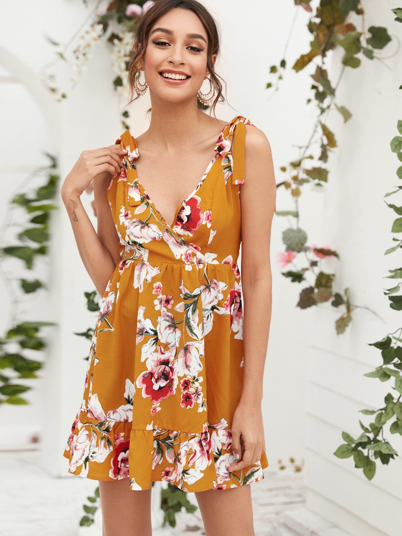 Ruffle Hem Plunging Neck Backless Floral Dress