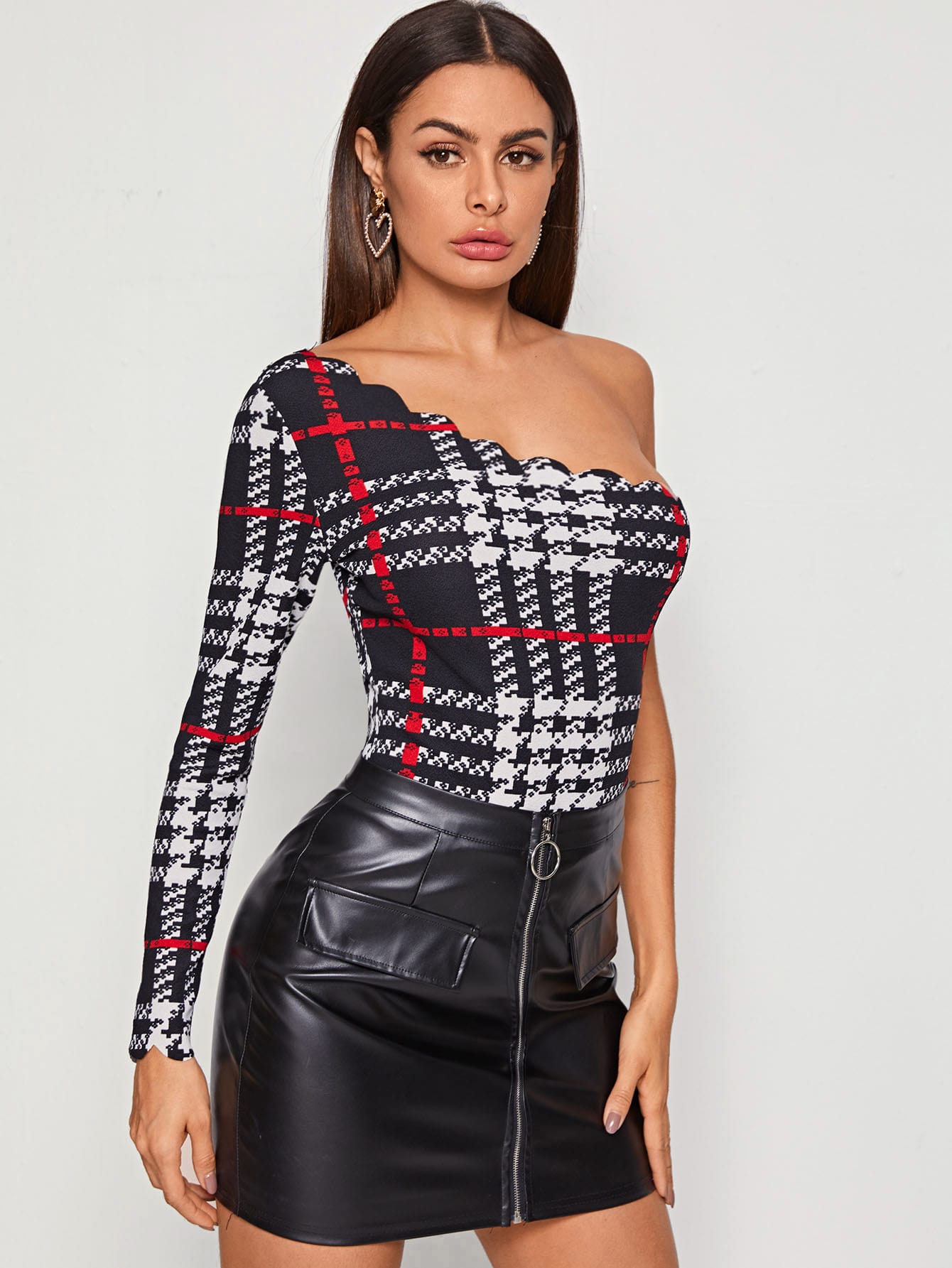 Scallop Edge One Shoulder Fitted Top