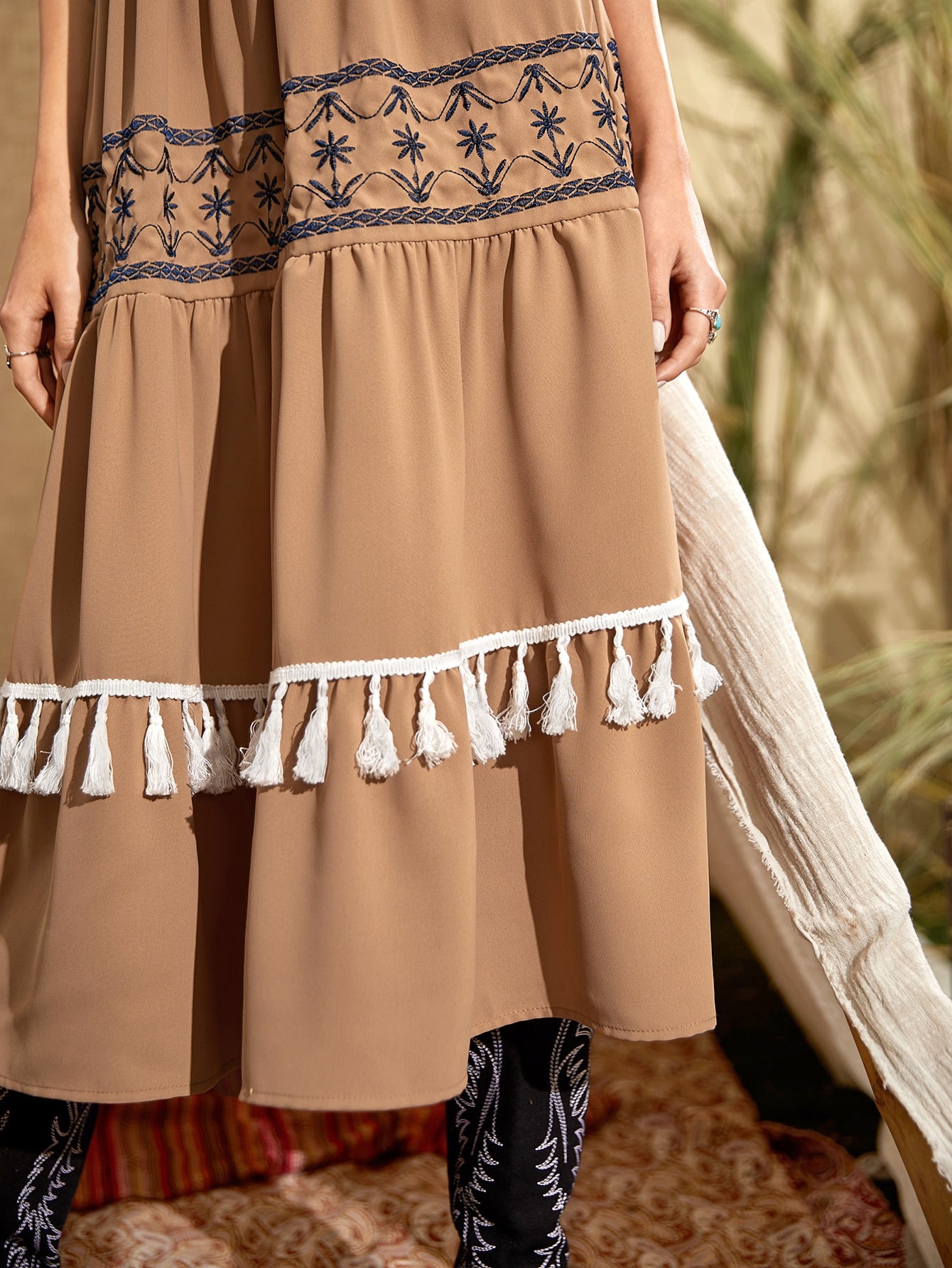 Floral Pattern Tassel Detail Dress Without Belt